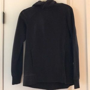 Black LULULEMON scuba pullover